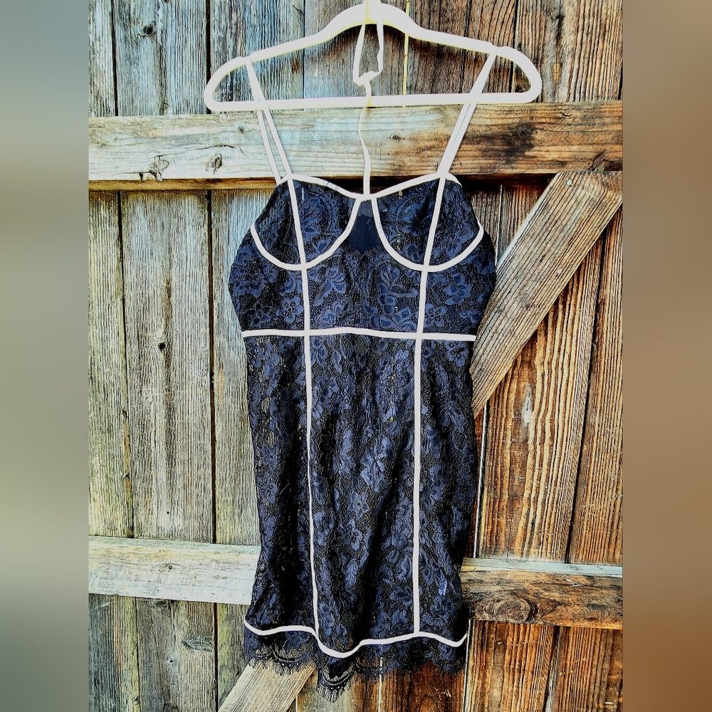 L'ATISTA  Black Lace Form Fitting Intimate Apparel Size M